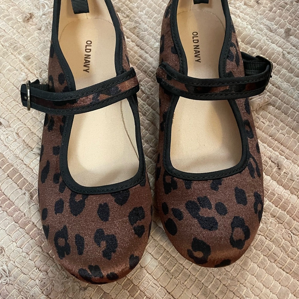 Old Navy Brown Leopard Print Kids Dress Shoes